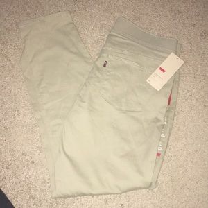 Brand New Figure enhancing Levi’s Leggings